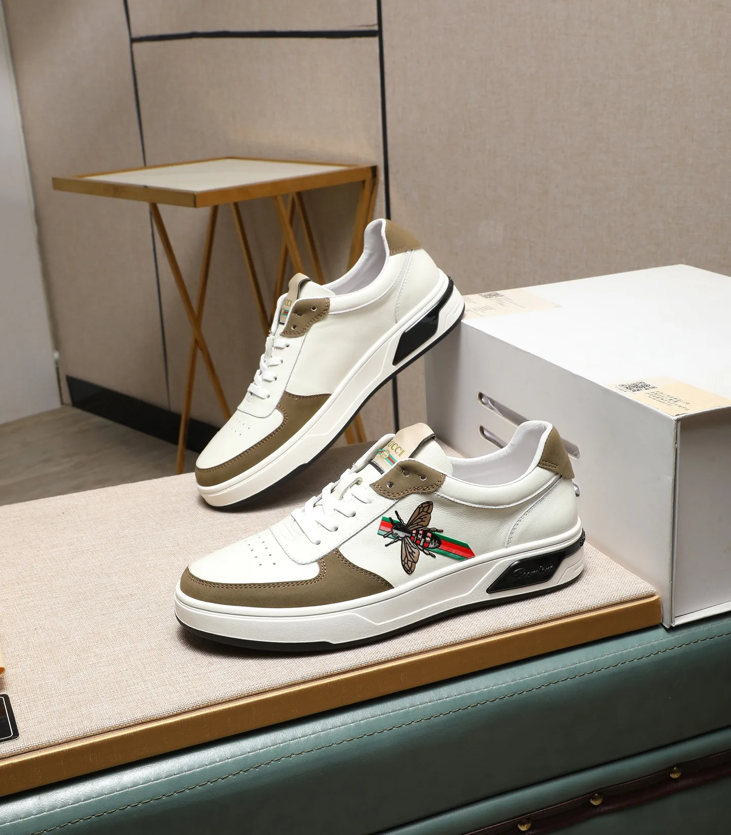 Men's shoes 💰440 GUCCI's latest spring model is on sale at the same time at the counter. Original calfskin imported from Italy, genuine leather lining, (high-end, extravagance, and class) exquisite workmanship. Sole: original sole provided by the original factory, ⚠exclusive double-layer movable molded sole super comfortable⚠, real shot 🎬The real thing is better🔍🔍"High quality·Follow the item" Code number 38-44